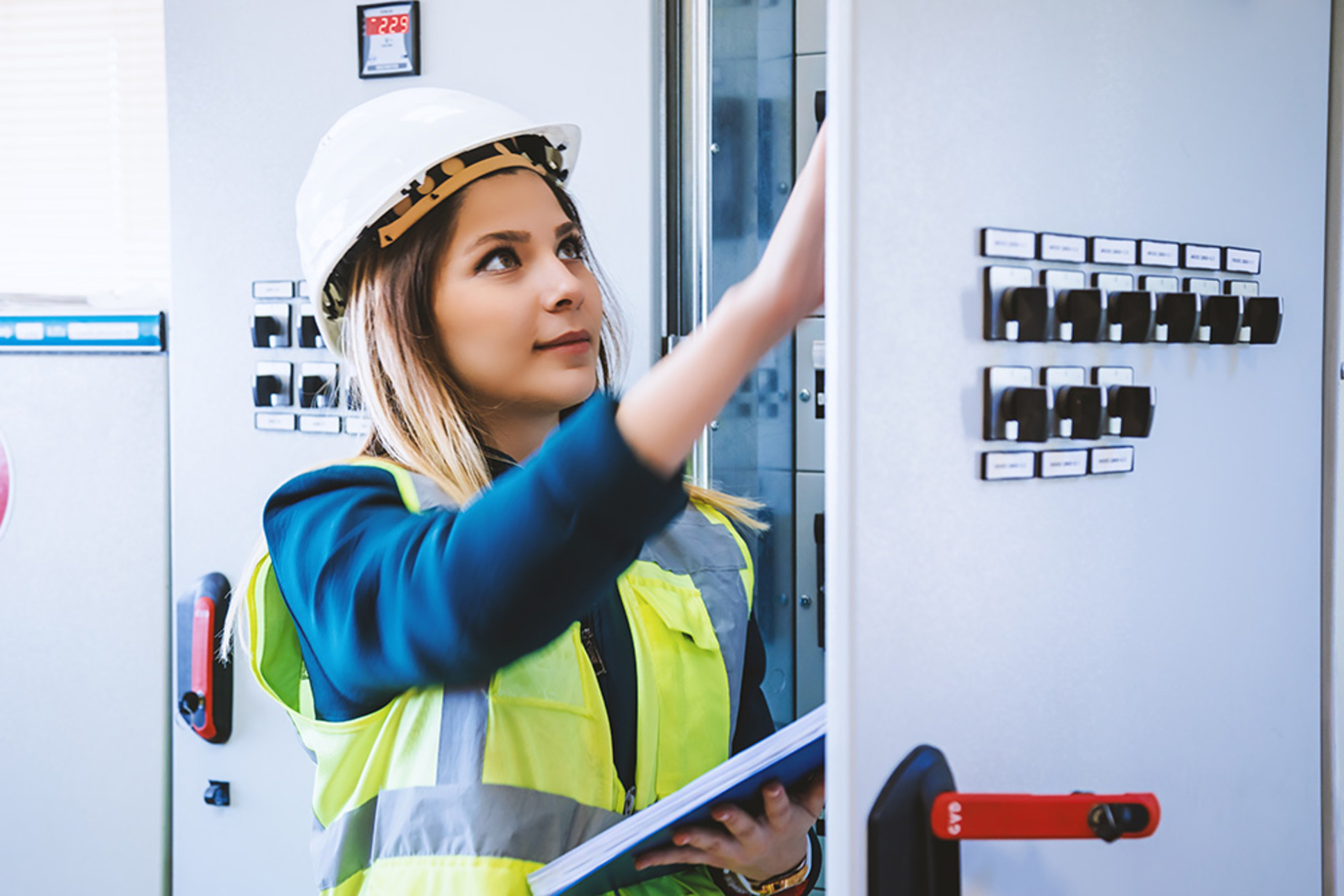 Mittel­spannungs­anlagen bei MK Elektrotechnik Mete Karsli GmbH in Scheyern